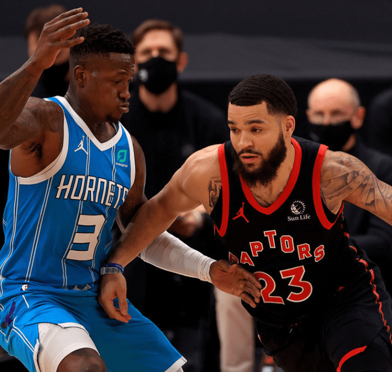 国王逆转黄蜂,汉密尔顿统治全场 国王逆转黄蜂,汉密尔顿统治全场