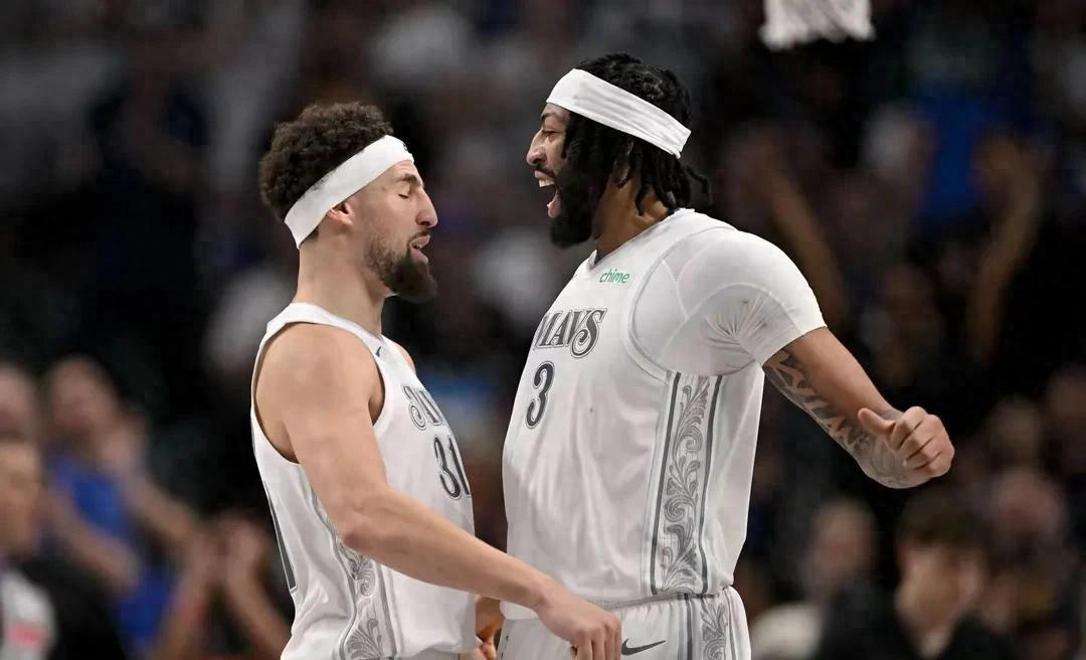 包含独行侠逆转山东队，拉文扛起全队的词条