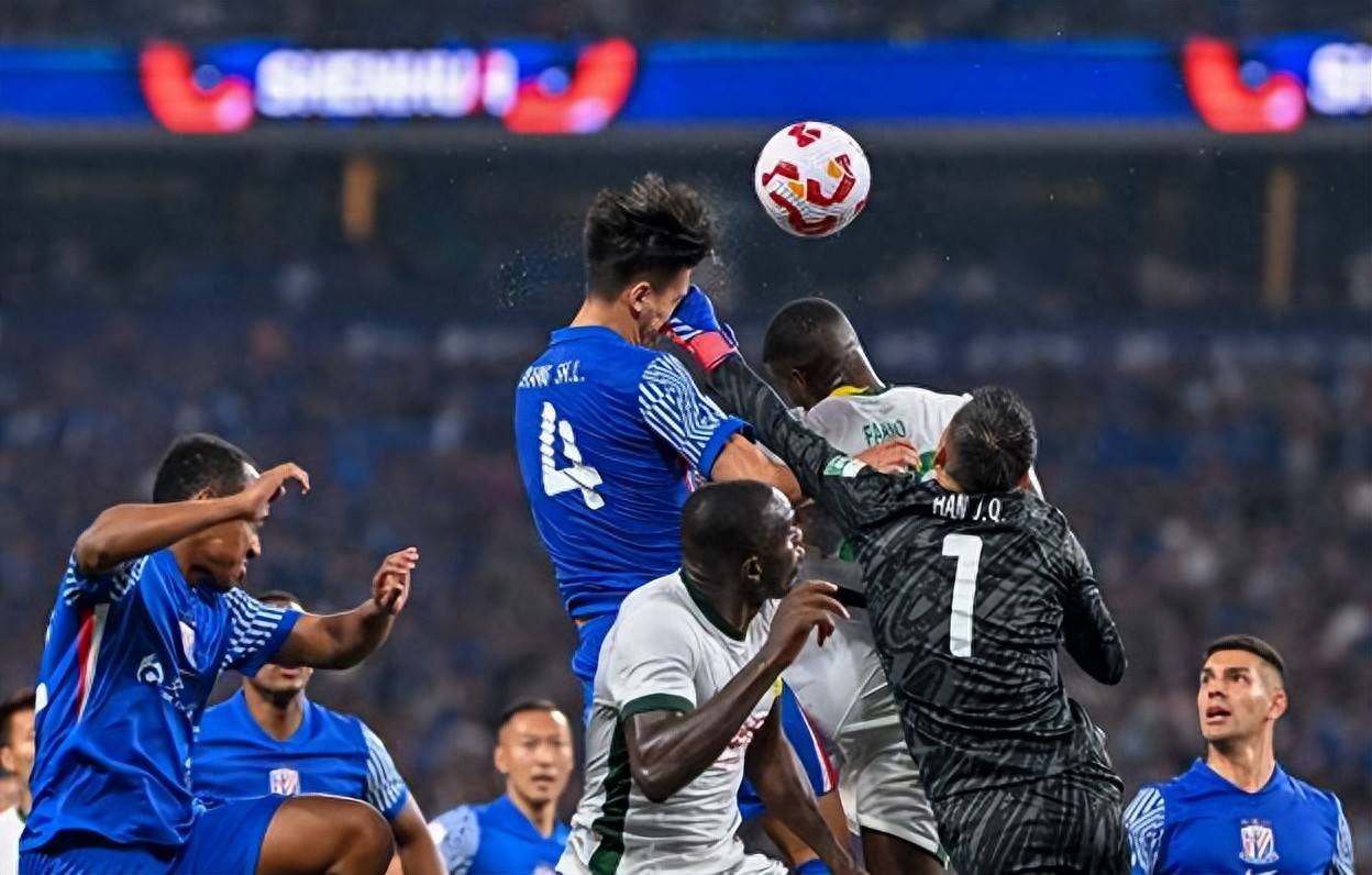 切尔西中卫连续抢断，稳固后防线的简单介绍