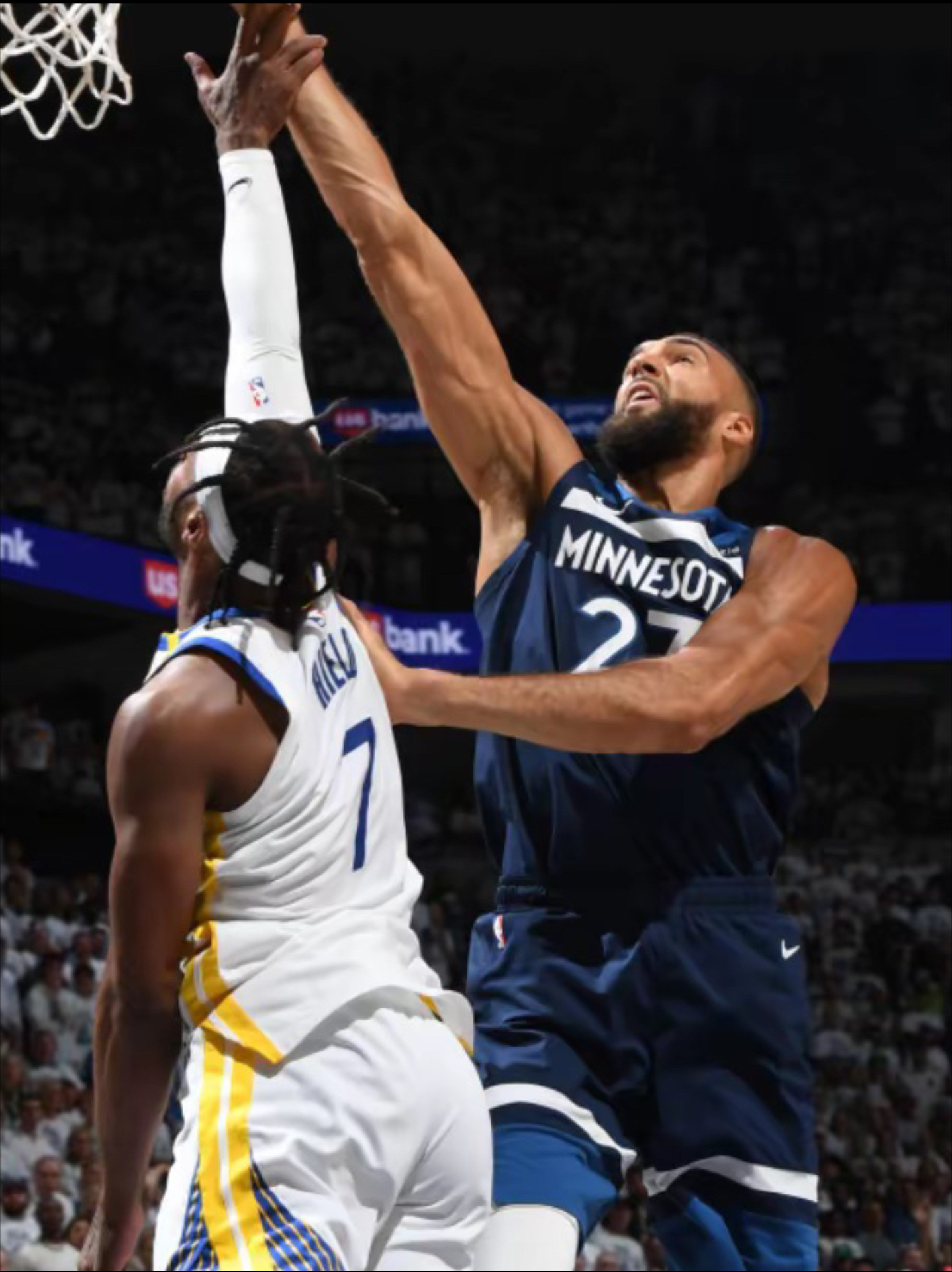 PG游戏下载-勇士对公牛：实力悬殊谁将笑傲