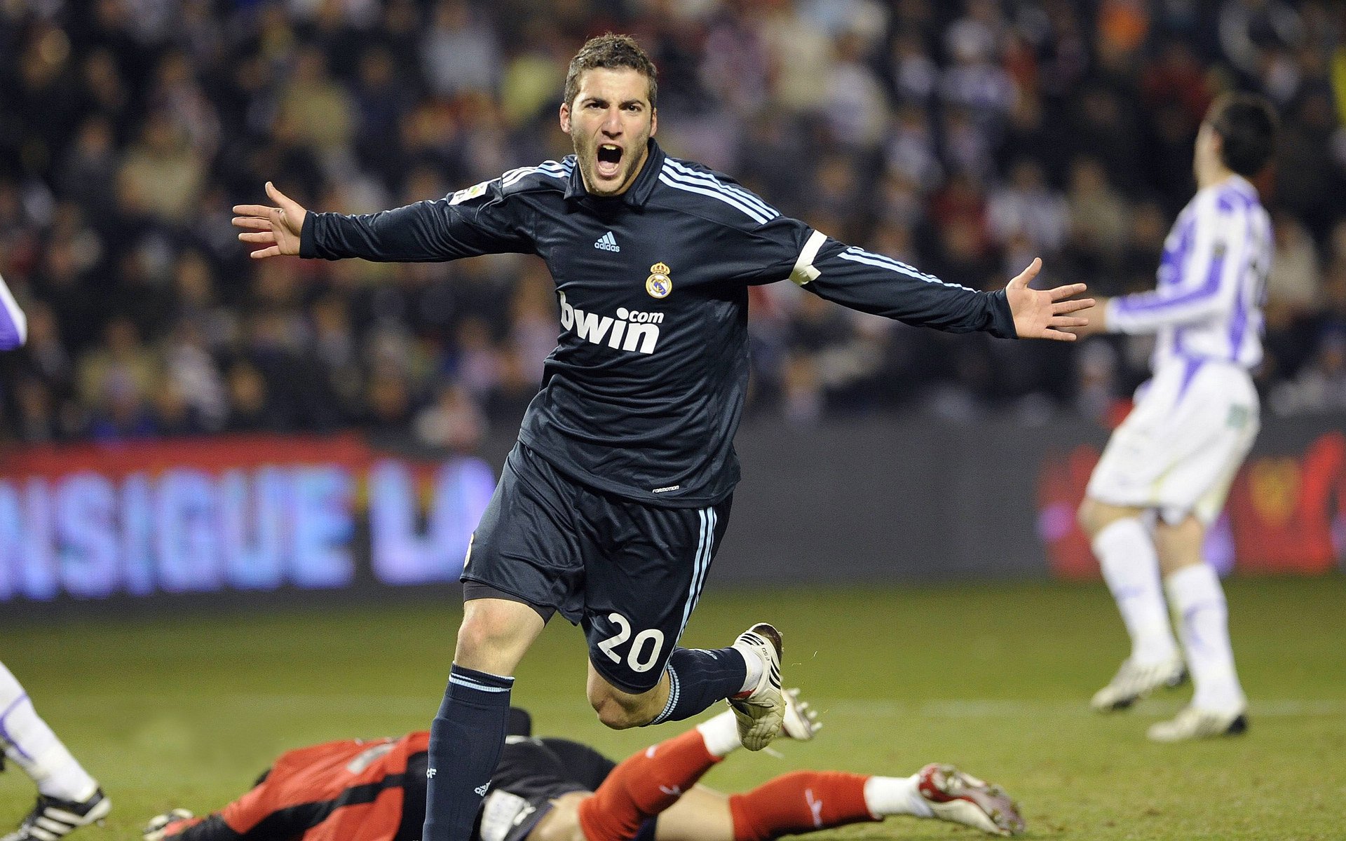 从格子军团到孤胆英雄，克罗地亚爆冷雷恩背后，凯恩如何成为沉默的关键先生